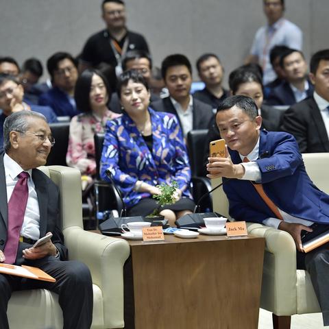 美团月付自己套出来商家能看到吗,揭秘美团月付的隐秘操作，商家视角下的套现真相